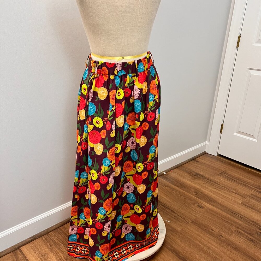 Emily Lovelock Bella Bouquet Print Floral Skirt Sz L - Picture 8 of 12